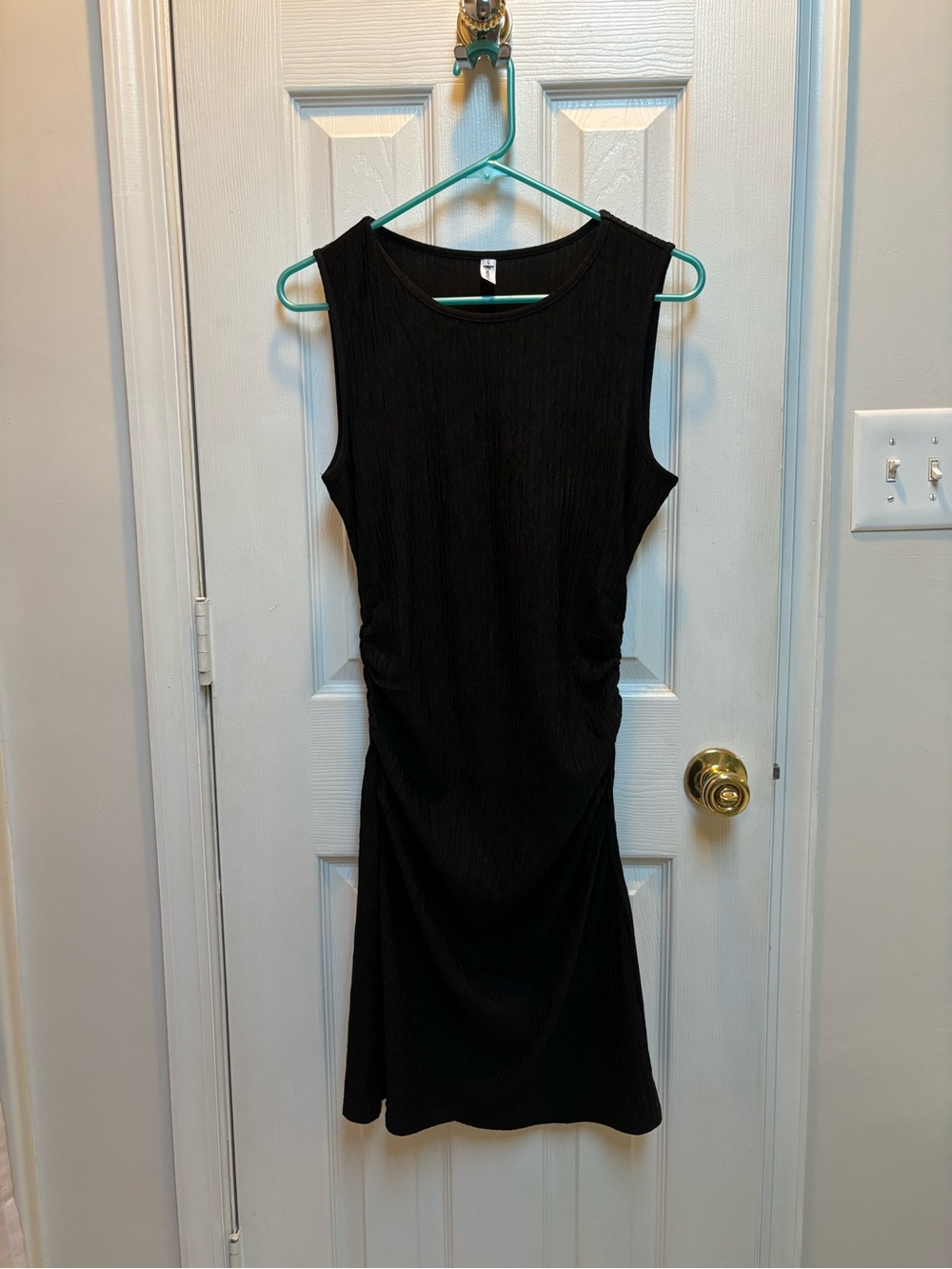 Classic Sleeveless Black Dress - Women's